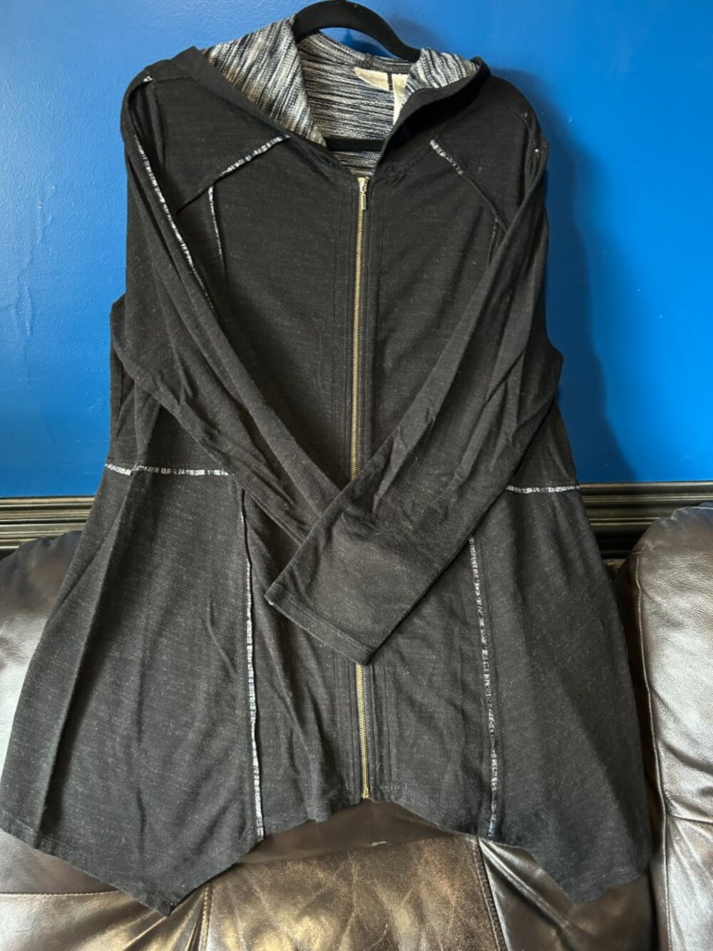 Zenergy by Chicos black/grey hooded asymmetrical shark bite pointed hem XL 2